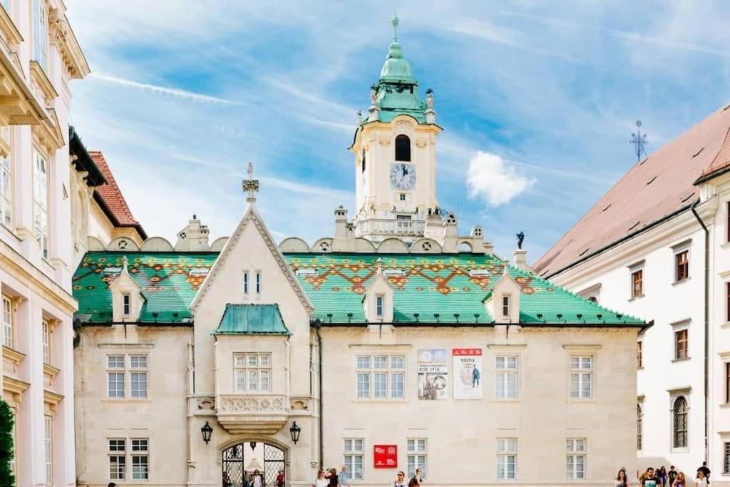 Diamond Residence In Old Town With Free Parking Братислава Екстер'єр фото