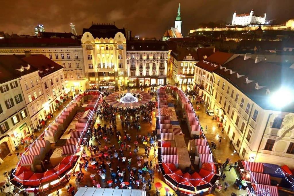 Diamond Residence In Old Town With Free Parking Братислава Екстер'єр фото