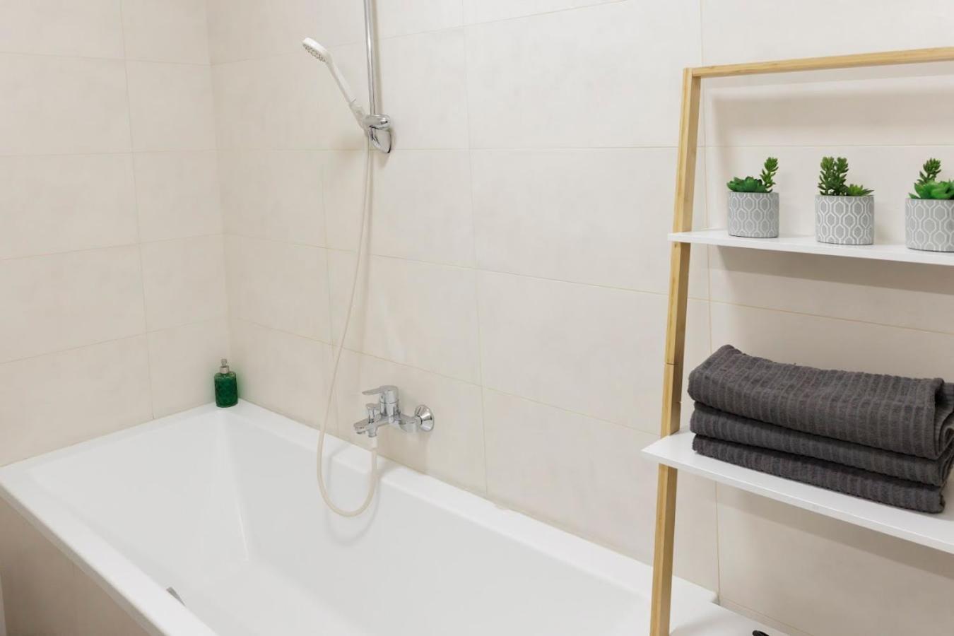 Diamond Residence In Old Town With Free Parking Братислава Екстер'єр фото