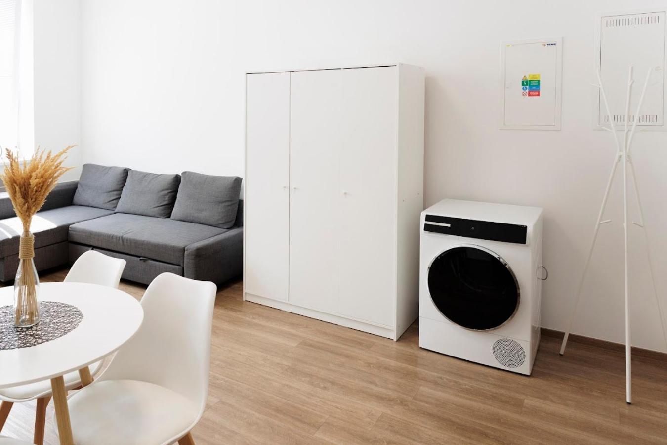 Diamond Residence In Old Town With Free Parking Братислава Екстер'єр фото