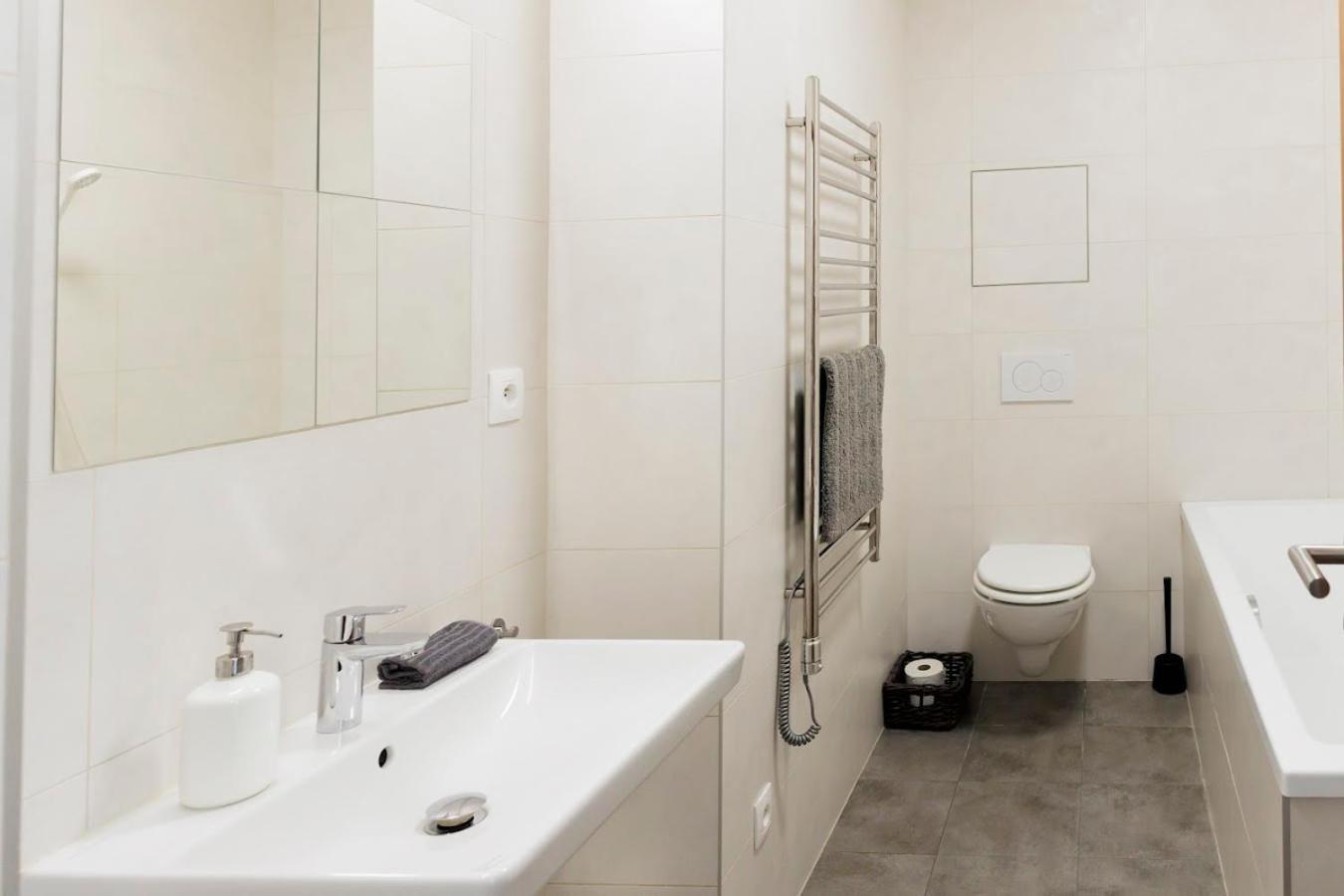 Diamond Residence In Old Town With Free Parking Братислава Екстер'єр фото