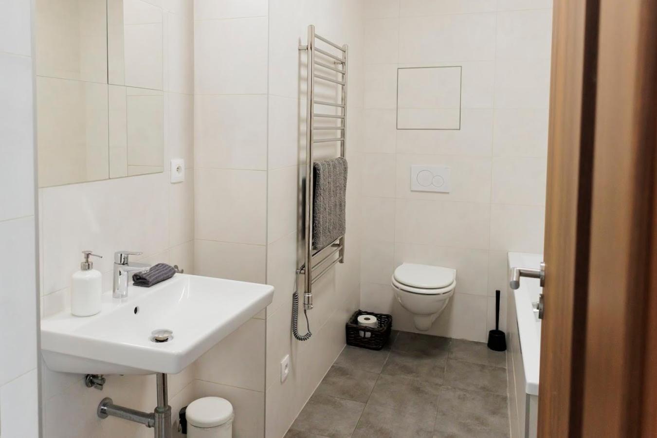 Diamond Residence In Old Town With Free Parking Братислава Екстер'єр фото