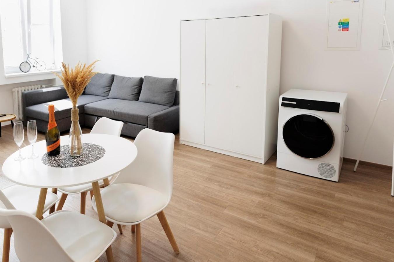 Diamond Residence In Old Town With Free Parking Братислава Екстер'єр фото