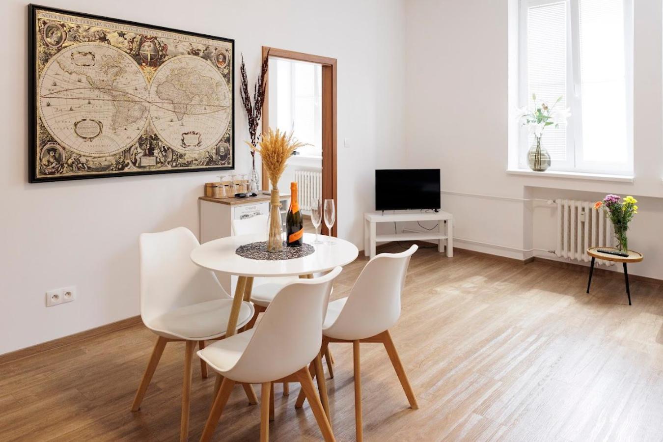 Diamond Residence In Old Town With Free Parking Братислава Екстер'єр фото